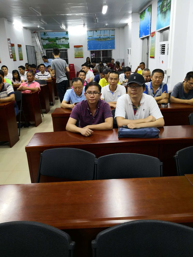 ?？趽?dān)保觀看“防控非洲豬瘟” 電視夜校主題節(jié)目